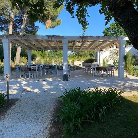 Masseria Trullo Sovrano Exclusive فندق مبيت وإفطار تْشيستيرنِنو