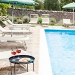 Masseria Trullo Sovrano Exclusive Bed & Breakfast 4*