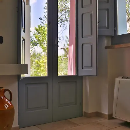 Masseria Trullo Sovrano Exclusive Bed & Breakfast 4*