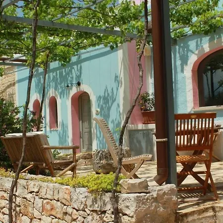 Masseria Trullo Sovrano Exclusive Bed and breakfast Cisternino